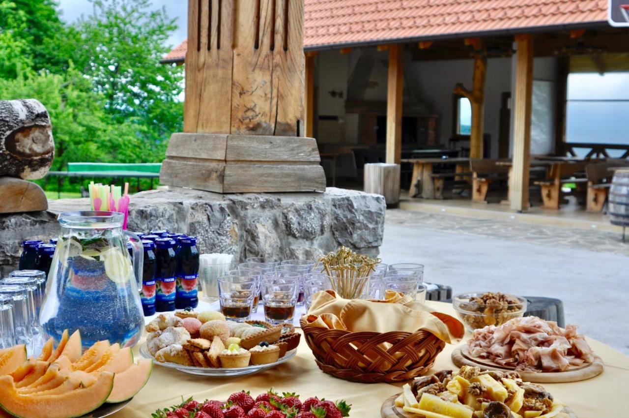 Guest House Domacija Krnc Hrib pri Hinjah Exteriör bild