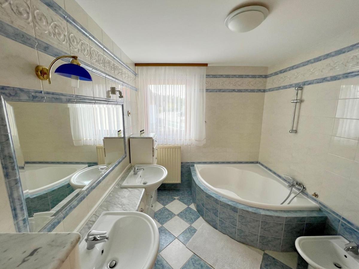 Guest House Domacija Krnc Hrib pri Hinjah Exteriör bild